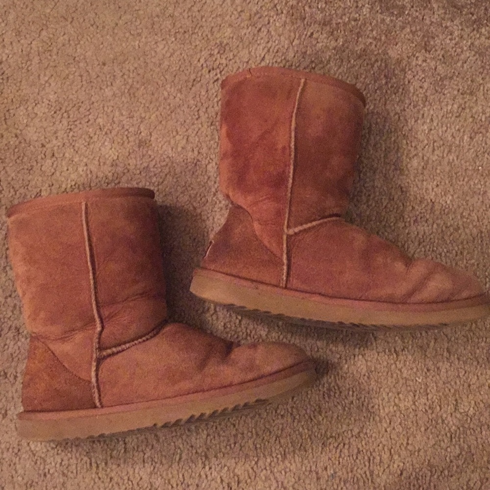 UGG Tan Short Boots Sz 7.